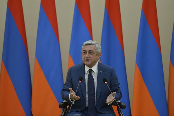 Президент Армении Серж Саргсян на приеме в честь школьников-призеров международных олимпиад и конкурсов - Sputnik Армения