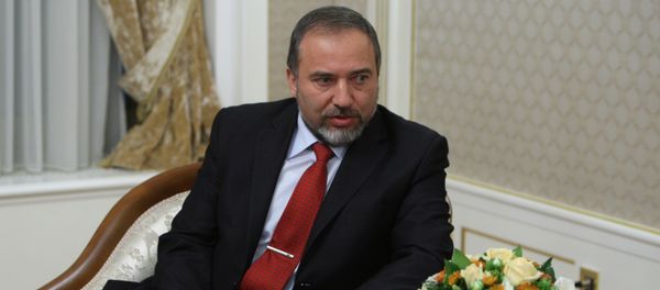 Глава МИД Израиля Авигдор Либерман во время встречи с главой правительства РФ Владимиром Путиным (4 декабря 2009). Москвa Глава МИД Израиля Авигдор Либерман во время встречи с главой правительства РФ Владимиром Путиным (4 декабря 2009). Москвa - Sputnik Армения