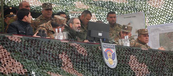 И.о. премьер-министра Никол Пашинян посетил боевую позицию одной из войсковой части (16 ноября 2018). Армения - Sputnik Արմենիա