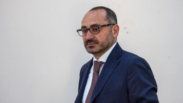 Директор еревaнского зоопарка Рубен Хачатрян на пресс-конференции (19 ноября 2018). Еревaн - Sputnik Արմենիա