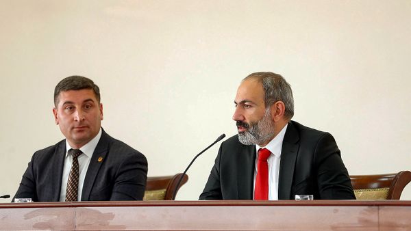ՀՀ վարչապետ Նիկոլ Փաշինյանն ու ՏԿԵ նախարար Գնել Սանոսյանը - Sputnik Արմենիա