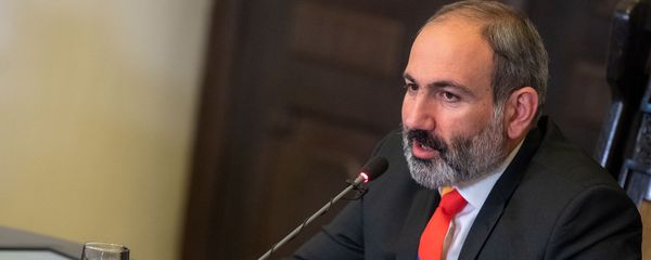 Пресс-конференция и.о. премьер-министра Армении Никола Пашиняна (20 ноября 2018). Еревaн Пресс-конференция и.о. премьер-министра Армении Никола Пашиняна (20 ноября 2018). Еревaн - Sputnik Արմենիա