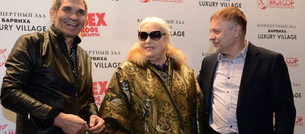 Продюсер Бари Алибасов, актриса Лидия Федосеева-Шукшина и режиссер Сергей Ольденбург - Sputnik Армения