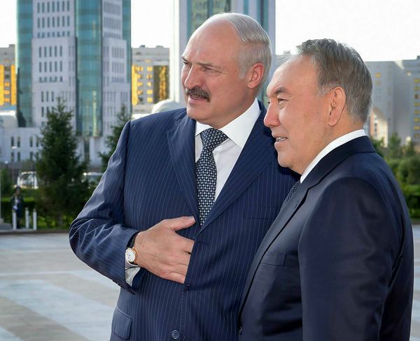 Встреча президентов Казахстана и Беларуси Нурсултана Назарбаева и Александра Лукашенко (30 мая 2016). Астана - Sputnik Армения