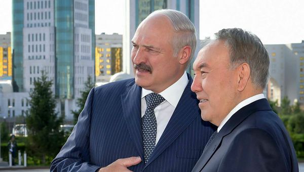 Встреча президентов Казахстана и Беларуси Нурсултана Назарбаева и Александра Лукашенко (30 мая 2016). Астана - Sputnik Армения