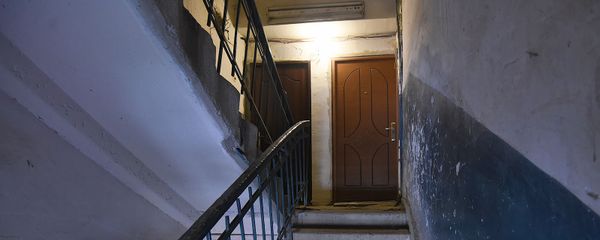 Лестничная площадка квартиры Альберта Епремяна, Эчмиадзин - Sputnik Արմենիա