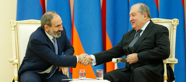 Встреча и.о. премьер-министра Никола Пашиняна и президента Армена Саркисяна с предпринимателями Армении (21 ноября 2018). Еревaн - Sputnik Արմենիա