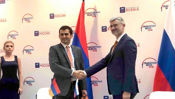 Главы Минтранса РА и РФ Акоп Аршакян и Евгений Дитрих подписали соглашение о создании и деятельности Международного бюро по расследованию авиационных происшествий и серьезных инцидентов в рамках ЕАЭС (22 ноября 2018). Москвa Главы Минтранса РА и РФ Акоп Аршакян и Евгений Дитрих подписали соглашение о создании и деятельности Международного бюро по расследованию авиационных происшествий и серьезных инцидентов в рамках ЕАЭС (22 ноября 2018). Москвa - Sputnik Արմենիա
