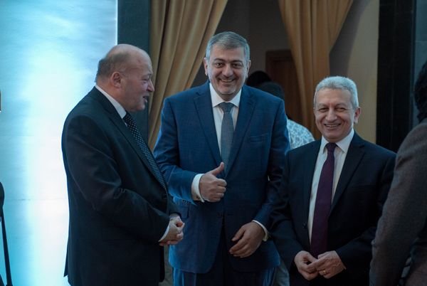 «ՊԱԿ-ի զանգերից» մինչև կոմպոզիտային թղթադրամ. Հայկական դրամը 25 տարեկան է «ՊԱԿ-ի զանգերից» մինչև կոմպոզիտային թղթադրամ. Հայկական դրամը 25 տարեկան է - Sputnik Արմենիա