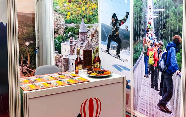 Стенд компании Armeniaca Tour на туристической выставке в Варшаве Стенд компании Armeniaca Tour на туристической выставке в Варшаве - Sputnik Армения