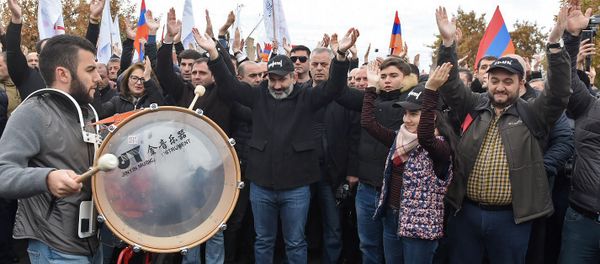 Субботнее шествие Никола Пашиняна (24 ноября 2018). Еревaн - Sputnik Армения