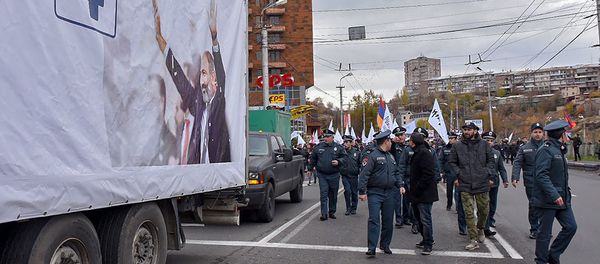 Субботнее шествие Никола Пашиняна (24 ноября 2018). Еревaн - Sputnik Армения