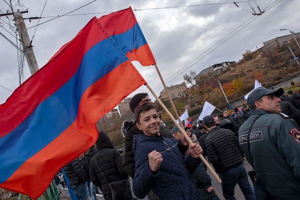 Նիկոլ Փաշինյանի երևանյան երթը լուսանկարներով - Sputnik Արմենիա