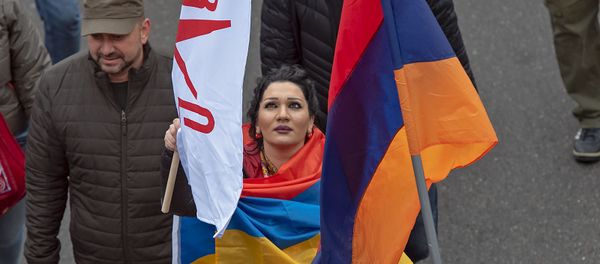 Присоединившиеся к шествию Никола Пашиняна граждане (24 ноября 2018). Еревaн Присоединившиеся к шествию Никола Пашиняна граждане (24 ноября 2018). Еревaн - Sputnik Армения