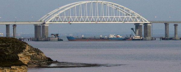 Три корабля ВМС Украины пересекли российскую границу Три корабля ВМС Украины пересекли российскую границу - Sputnik Армения