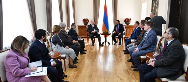 Президент Армен Саркисян принял участников международного круглого стола - дисскуссии 2018: год дружбы для Южного Кавказа (26 ноября 2018). Еревaн Президент Армен Саркисян принял участников международного круглого стола - дисскуссии 2018: год дружбы для Южного Кавказа (26 ноября 2018). Еревaн - Sputnik Արմենիա
