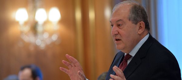 Президент Армении Армен Саркисян во время делового завтрака с немецкими предпринимателями (28 ноярбя 2018). Берлин Президент Армении Армен Саркисян во время делового завтрака с немецкими предпринимателями (28 ноярбя 2018). Берлин - Sputnik Արմենիա