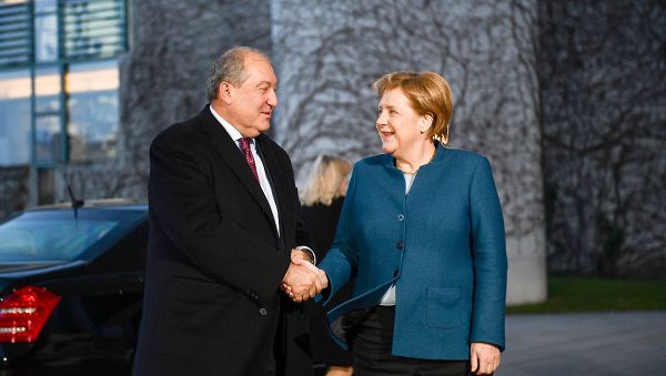 Президент Армен Саркисян встретился с канцлером Германии Ангелой Меркель (28 ноября 2018). Берлин - Sputnik Армения