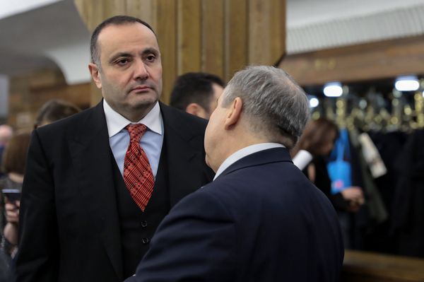 Ազնավուրն անմիջապես արձագանքեց. Մոսկվայում հիշել են 1988-ին  Հայաստանին ձեռք մեկնածներին - Sputnik Արմենիա