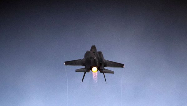 Истребитель F-35 Lightning II израильских ВВС на показательных выступлениях в военно-воздушной базе Хатцерим (27 декабря 2017). Пустыне Негев, Израиль - Sputnik Армения