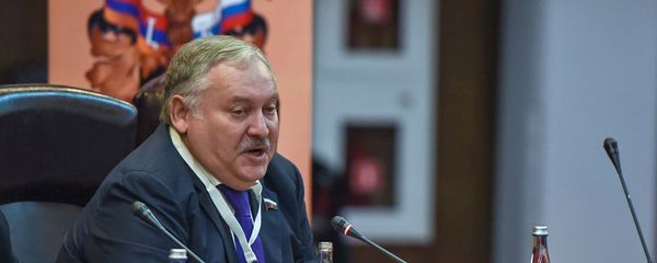 Константин Затулин на заседании армяно-российского Лазаревского клуба (30 ноября 2018). Еревaн Константин Затулин на заседании армяно-российского Лазаревского клуба (30 ноября 2018). Еревaн - Sputnik Армения