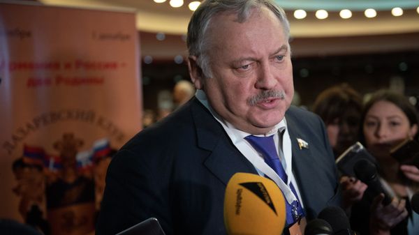 Константин Затулин на заседании армяно-российского Лазаревского клуба (30 ноября 2018). Еревaн - Sputnik Армения