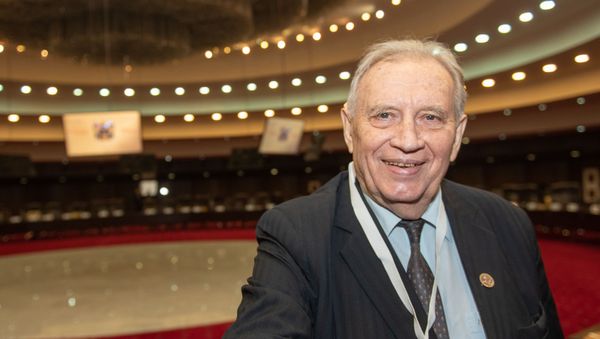 Владимир Казимиров на заседании армяно-российского Лазаревского клуба (30 ноября 2018). Еревaн - Sputnik Армения