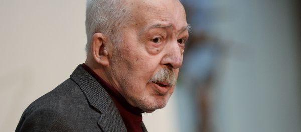 Андрей Битов на церемонии вручения премии Ясная поляна (28 октября 2015). Москвa Андрей Битов на церемонии вручения премии Ясная поляна (28 октября 2015). Москвa - Sputnik Армения