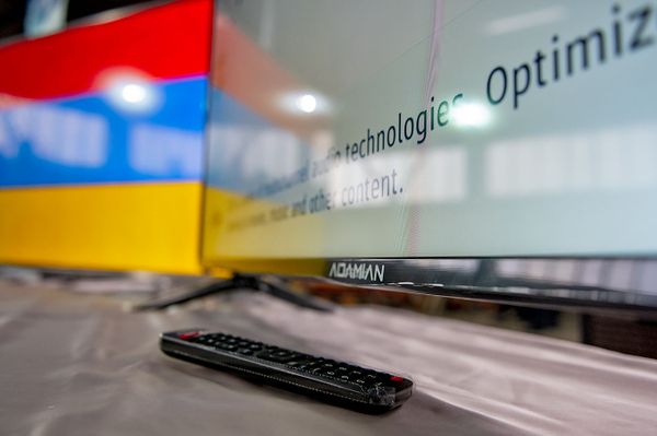 LED телевизоры Adamian, собранные в селе Мердзаван LED телевизоры Adamian, собранные в селе Мердзаван - Sputnik Армения