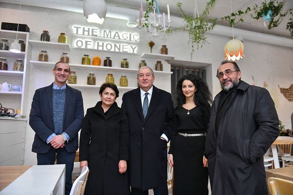 Ռոմանտիկ է, բայց Դոն Կիխոտը չէ. ինչը ստիպեց հայ գործարարին Ժնևը փոխարինել Գյումրիով - Sputnik Արմենիա