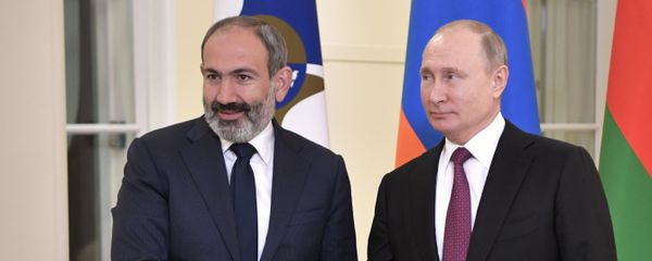 И.о. премьер-министра Армении Никол Пашинян и президент России Владимир Путин перед заседанием Высшего Евразийского экономического совета (6 декабря 2018). Санкт-Петербург - Sputnik Արմենիա