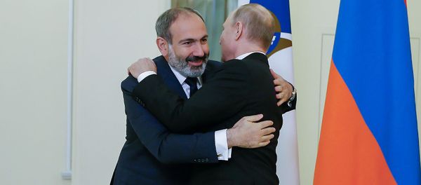 Встреча и.о. премьер-министра Армении Никола Пашиняна и президента России Владимира Путина перед началом заседания Высшего Евразийского экономического совета (6 декабря 2018). Санкт-Петербург - Sputnik Армения
