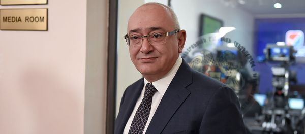 Председатель ЦИК Армении Тигран Мукучян в день внеочередных выборов в НС РА (9 декабря 2018). Еревaн - Sputnik Армения