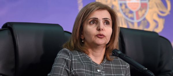 Начальник управления информационных технологий ЦИК Елена Айвазян в день внеочередных выборов в НС РА (9 декабря 2018). Еревaн - Sputnik Армения