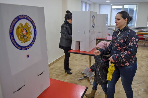 Քվեարկության եկած քաղաքացիները - Sputnik Արմենիա