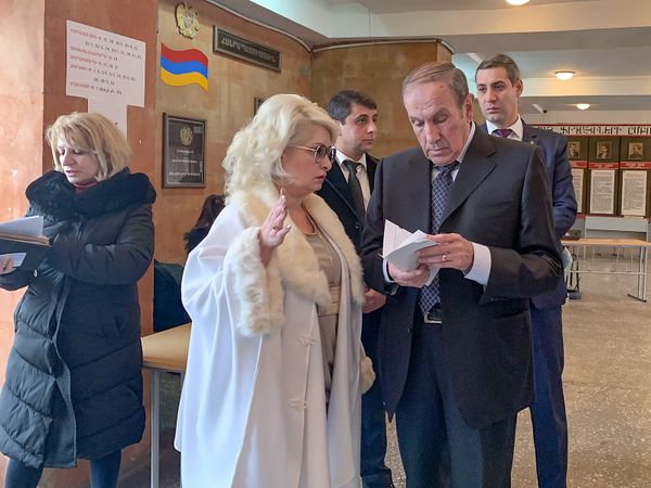 Լևոն Տեր–Պետրոսյանը քվեարկությունից առաջ - Sputnik Արմենիա