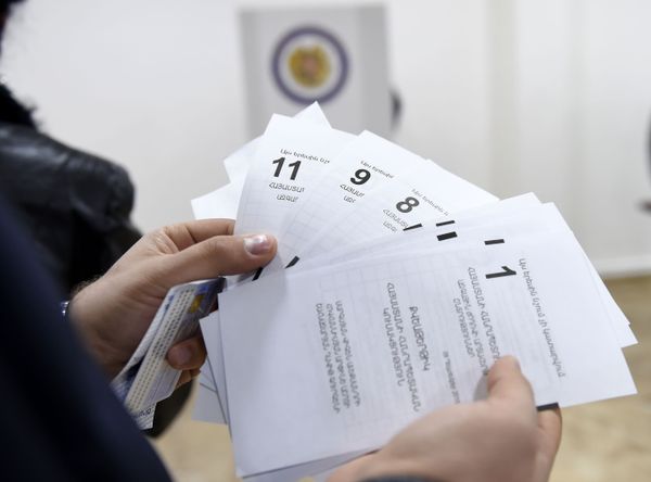 Вранье все, Галуст, только тебя: как избиратели в Армении глумились над бюллетенями - Sputnik Армения