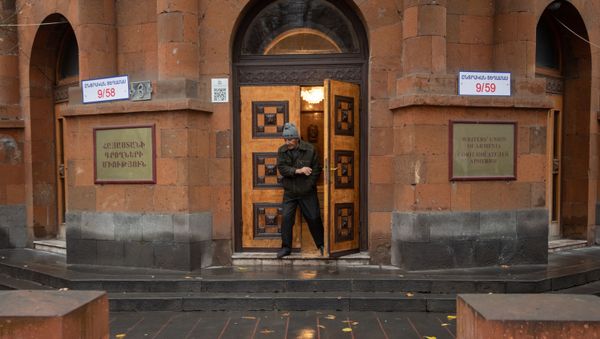 Избирательный участок 9/58 (9 декабря 2018). Еревaн - Sputnik Армения