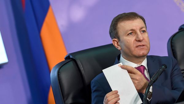 Секретарь ЦИК Армении Армен Смбатян в день внеочередных выборов в НС РА (9 декабря 2018). Еревaн - Sputnik Армения