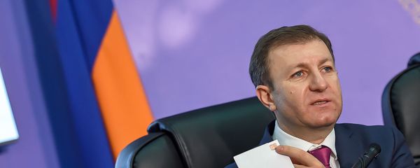 Секретарь ЦИК Армении Армен Смбатян в день внеочередных выборов в НС РА (9 декабря 2018). Еревaн - Sputnik Армения