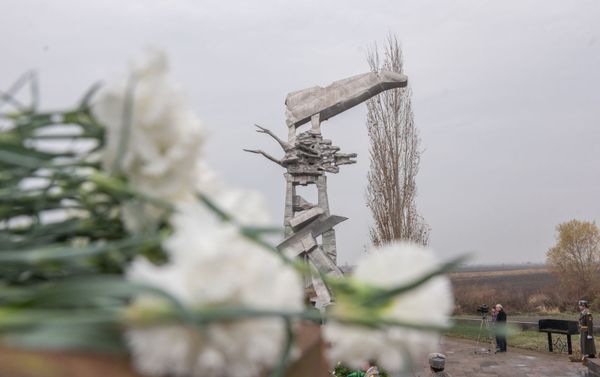 Церемония памяти сербских летчиков, разбившихся после Спитакского землетрясения Церемония памяти сербских летчиков, разбившихся после Спитакского землетрясения - Sputnik Армения