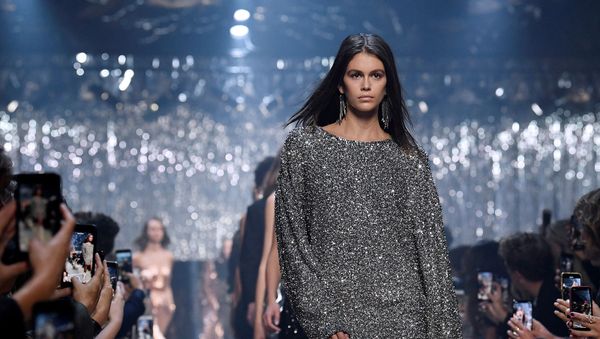 Американская модель Кайа Гербер на показе коллекции Ready-to-Wear весна-лето 2019 года (27 сентября 2018). Париж - Sputnik Армения