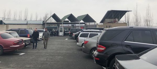 Машины на пункте МРУ - Sputnik Արմենիա