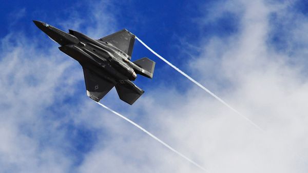 Истребитель-бомбардировщик пятого поколения F-35 - Sputnik Армения