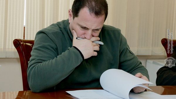 И.о. министра обороны Давид Тоноян на заседании Совета попечителей Военно-спортивного колледжа имени Монте Мелконяна (17 декабря 2018). Еревaн - Sputnik Армения