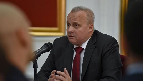 Чрезвычайный и полномочный посол России в Армении Сергей Копыркин во время пресс-конференции (18 декабря 2018). Еревaн - Sputnik Армения