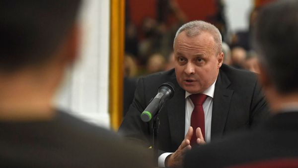 Чрезвычайный и полномочный посол России в Армении Сергей Копыркин во время пресс-конференции (18 декабря 2018). Еревaн Чрезвычайный и полномочный посол России в Армении Сергей Копыркин во время пресс-конференции (18 декабря 2018). Еревaн - Sputnik Армения