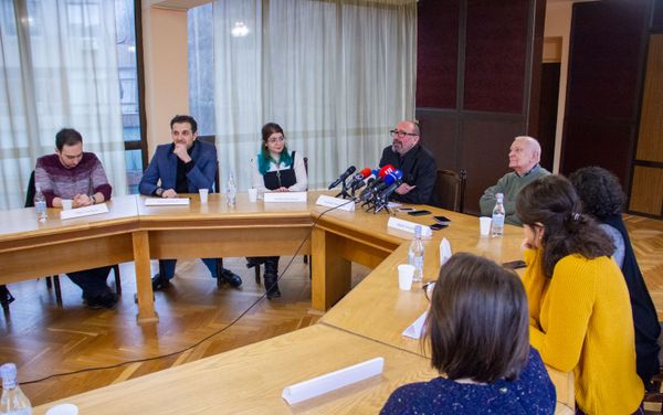 Пресс-конференция организаторов фестиваля Золотой абрикос (18 декабря 2018). Еревaн - Sputnik Армения