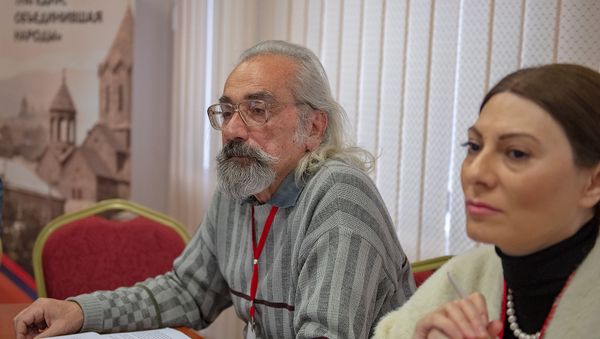 Павел Джангиров во время круглого стола Спитакское землетрясение. Трагедия, объединившая народы в Доме Москвы (18 декабря 2018). Еревaн - Sputnik Армения