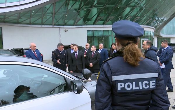 Начальник полиции Армении Валерий Осипян в здании патрульной полиции Грузии - Sputnik Армения